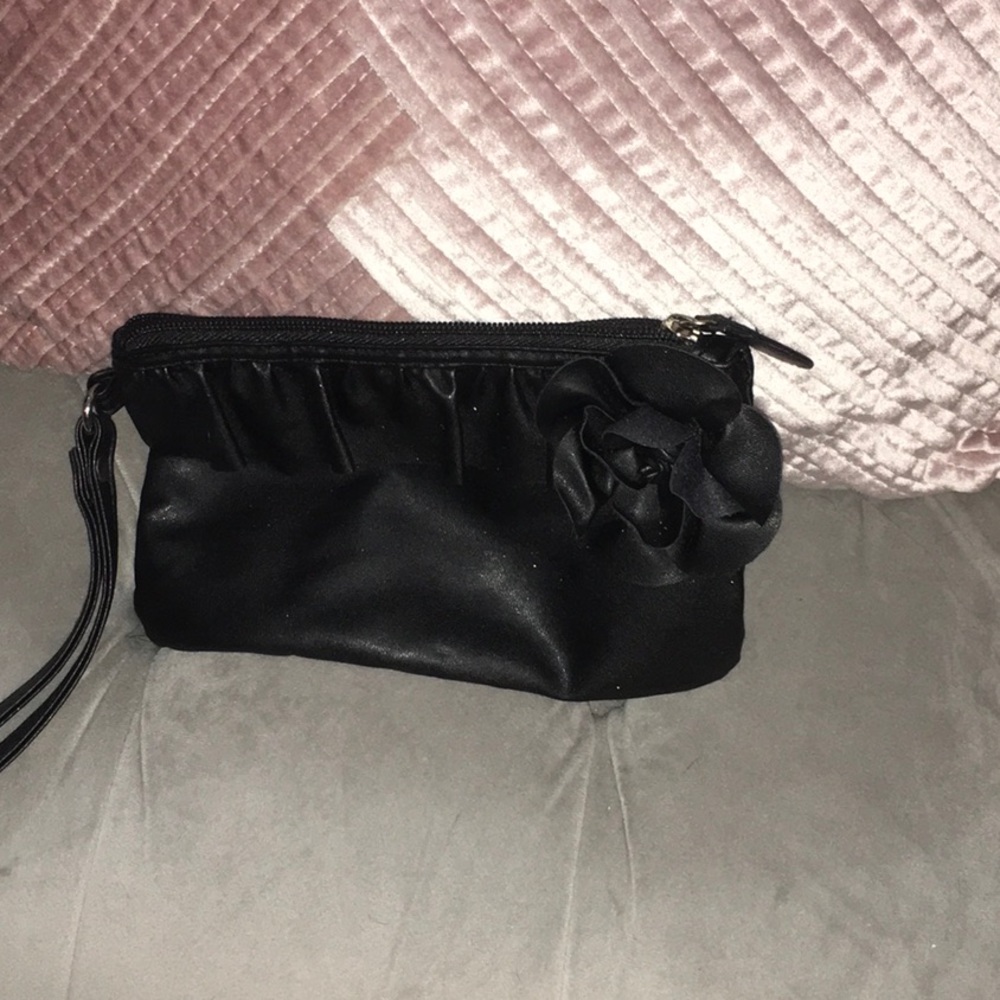 Black wristlet